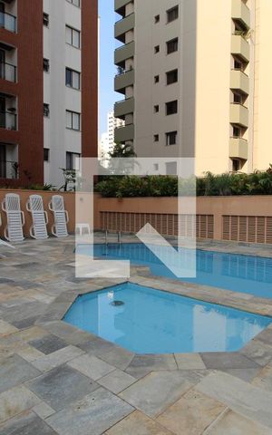Apartamento para alugar com 68m², 2 quartos e 1 vagaÁrea Comum - Piscina
