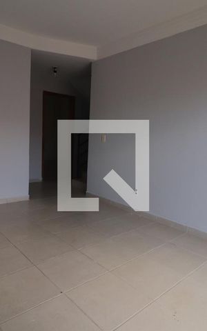 Casa para alugar com 115m², 3 quartos e 2 vagas Casa para alugar com 115m², 3 quartos e 2 vagasSala