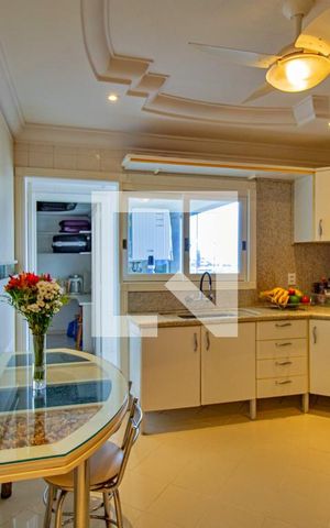 Apartamento à venda com 156m², 3 quartos e 2 vagas Apartamento à venda com 156m², 3 quartos e 2 vagasCozinha