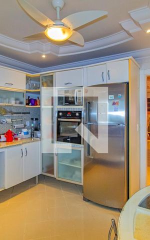 Apartamento à venda com 156m², 3 quartos e 2 vagas Apartamento à venda com 156m², 3 quartos e 2 vagasCozinha