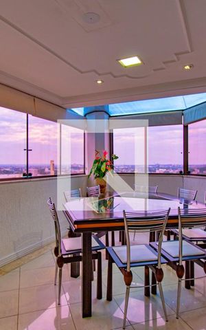 Apartamento à venda com 156m², 3 quartos e 2 vagas Apartamento à venda com 156m², 3 quartos e 2 vagasSala de Jantar