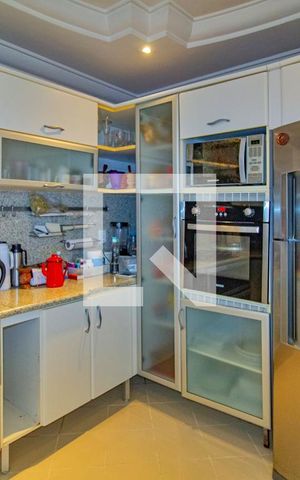 Apartamento à venda com 156m², 3 quartos e 2 vagas Apartamento à venda com 156m², 3 quartos e 2 vagasDetalhe da cozinha
