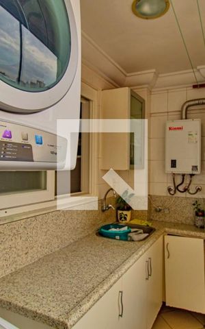 Apartamento à venda com 156m², 3 quartos e 2 vagas Apartamento à venda com 156m², 3 quartos e 2 vagasÁrea de Serviço