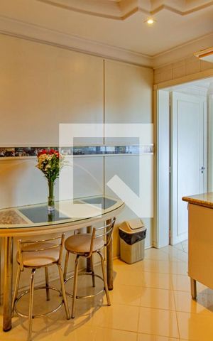 Apartamento à venda com 156m², 3 quartos e 2 vagas Apartamento à venda com 156m², 3 quartos e 2 vagasCozinha