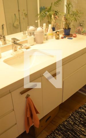 Casa de condomínio para alugar com 320m², 3 quartos e 2 vagasBanheiro social