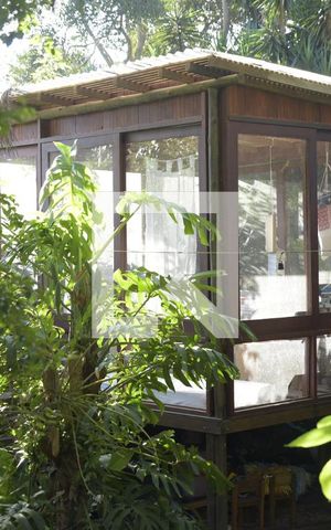 Casa de condomínio para alugar com 320m², 3 quartos e 2 vagasQuintal