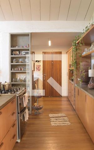 Casa de condomínio para alugar com 320m², 3 quartos e 2 vagasCozinha