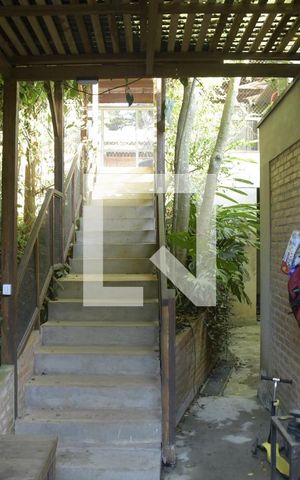 Casa de condomínio para alugar com 320m², 3 quartos e 2 vagasQuintal