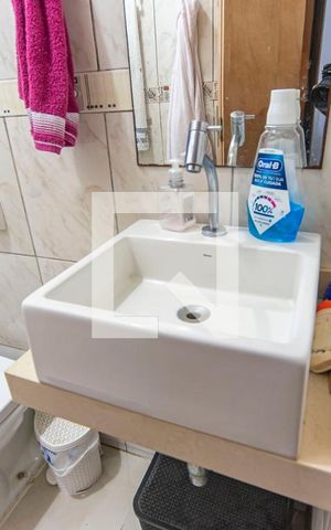 Apartamento para alugar com 55m², 2 quartos e 1 vaga Apartamento para alugar com 55m², 2 quartos e 1 vagaBanheiro