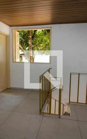 Casa para alugar com 1200m², 3 quartos e 3 vagas Casa para alugar com 1200m², 3 quartos e 3 vagasHall