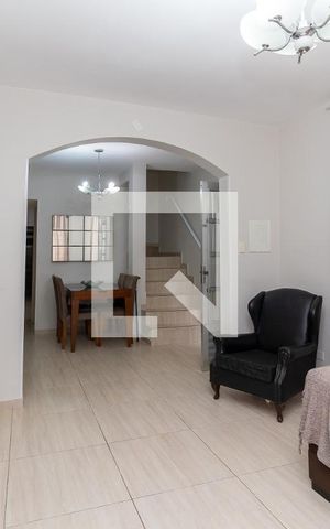 Casa à venda com 130m², 4 quartos e 2 vagasCasa 2 - Sala