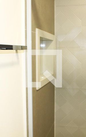 Apartamento para alugar com 49m², 1 quarto e 1 vagaDetalhe do banheiro
