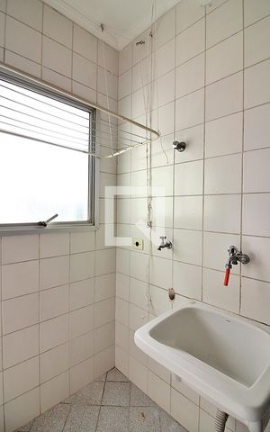 Apartamento para alugar com 130m², 3 quartos e 1 vagaÁrea de Serviço