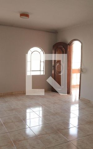 Casa à venda com 215m², 3 quartos e 1 vaga Casa à venda com 215m², 3 quartos e 1 vagaSala