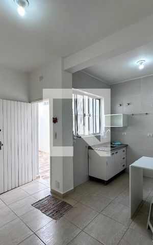Casa para alugar com 35m², 1 quarto e sem vagaSala/cozinha 