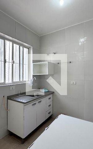 Casa para alugar com 35m², 1 quarto e sem vagaSala/cozinha 