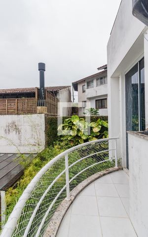 Studio para alugar com 25m², 1 quarto e 1 vaga Studio para alugar com 25m², 1 quarto e 1 vagaSacada