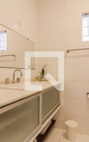 Studio para alugar com 25m², 1 quarto e 1 vaga Studio para alugar com 25m², 1 quarto e 1 vagaBanheiro