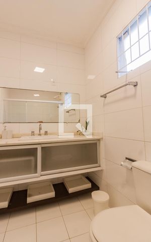 Studio para alugar com 25m², 1 quarto e 1 vaga Studio para alugar com 25m², 1 quarto e 1 vagaBanheiro