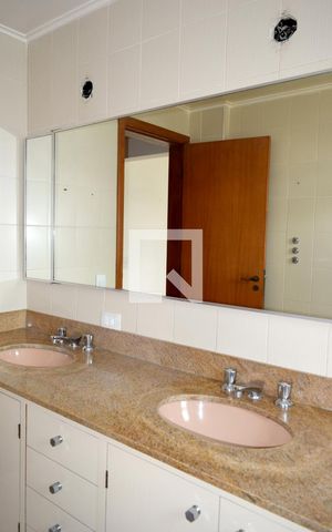 Apartamento à venda com 392m², 3 quartos e 3 vagasBanheiro da Suíte