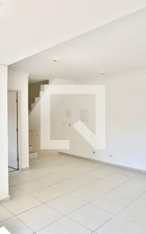 Casa para alugar com 120m², 2 quartos e 2 vagasSala