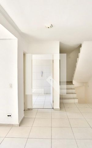 Casa para alugar com 120m², 2 quartos e 2 vagasSala