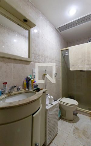 Apartamento à venda com 110m², 3 quartos e 1 vaga Apartamento à venda com 110m², 3 quartos e 1 vagaDetalhe do banheiro social