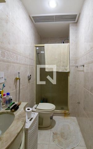 Apartamento à venda com 110m², 3 quartos e 1 vaga Apartamento à venda com 110m², 3 quartos e 1 vagaBanheiro social