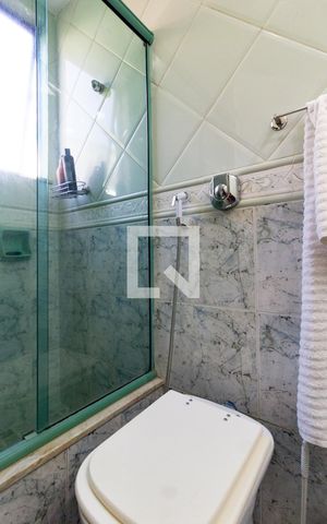 Apartamento à venda com 110m², 3 quartos e 1 vaga Apartamento à venda com 110m², 3 quartos e 1 vagaDetalhe do banheiro da suíte
