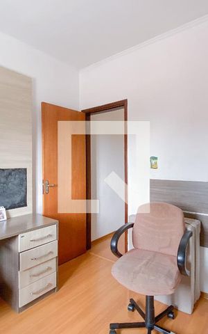Casa à venda com 260m², 4 quartos e 2 vagas Casa à venda com 260m², 4 quartos e 2 vagasEscritório
