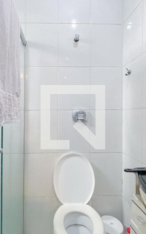 Casa à venda com 260m², 4 quartos e 2 vagas Casa à venda com 260m², 4 quartos e 2 vagasBanheiro