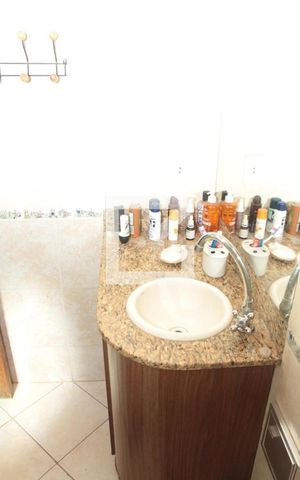 Casa à venda com 290m², 3 quartos e 2 vagasSuíte