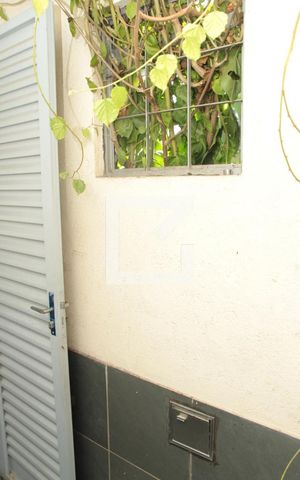 Casa à venda com 290m², 3 quartos e 2 vagasBanheiro de Serviço