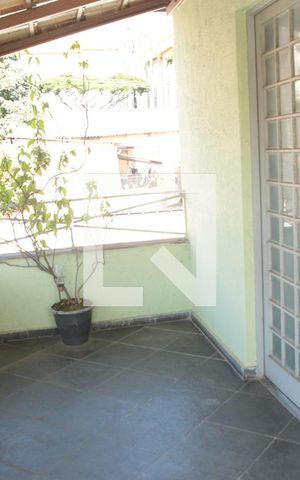 Casa à venda com 290m², 3 quartos e 2 vagasVaranda