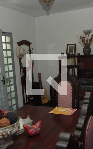 Casa à venda com 290m², 3 quartos e 2 vagasSala