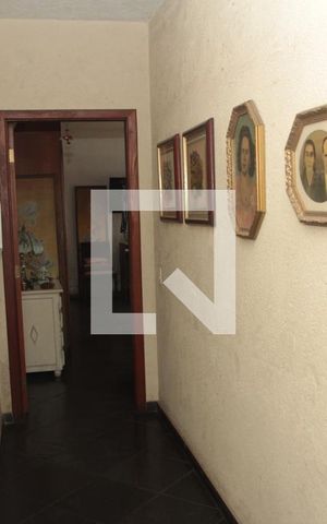 Casa à venda com 290m², 3 quartos e 2 vagasCorredor