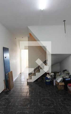 Casa para alugar com 100m², 2 quartos e 2 vagasSala 