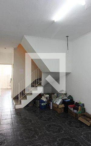 Casa para alugar com 100m², 2 quartos e 2 vagasSala 