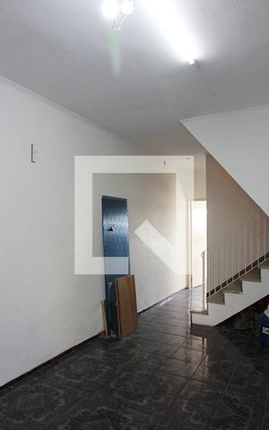 Casa para alugar com 100m², 2 quartos e 2 vagasSala 