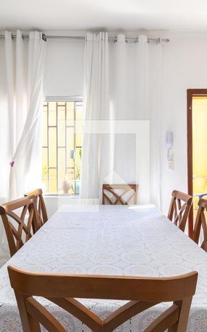 Casa de condomínio à venda com 70m², 2 quartos e sem vagaSala