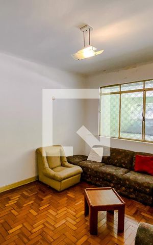 Casa à venda com 227m², 4 quartos e 2 vagasSala