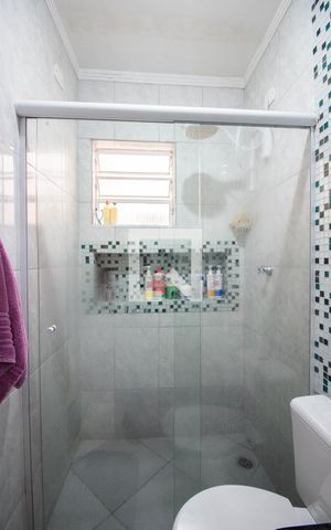 Casa de condomínio à venda com 73m², 2 quartos e 1 vaga Casa de condomínio à venda com 73m², 2 quartos e 1 vagaBanheiro