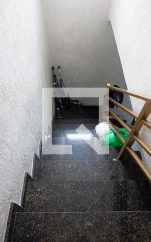 Casa de condomínio à venda com 73m², 2 quartos e 1 vaga Casa de condomínio à venda com 73m², 2 quartos e 1 vagaEscada