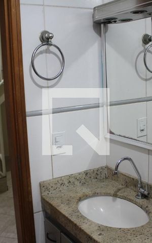 Apartamento para alugar com 60m², 2 quartos e sem vagaBanheiro