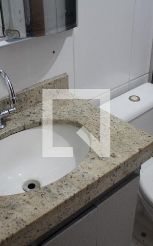 Apartamento para alugar com 60m², 2 quartos e sem vagaBanheiro