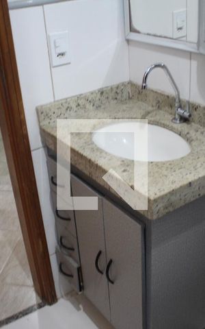 Apartamento para alugar com 60m², 2 quartos e sem vagaBanheiro