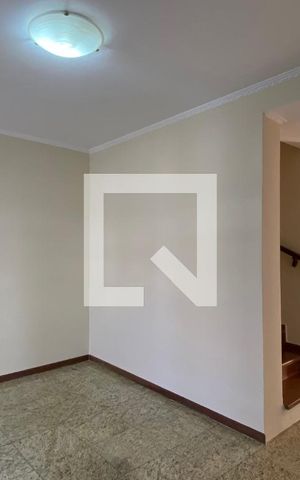 Casa para alugar com 156m², 3 quartos e 2 vagas Casa para alugar com 156m², 3 quartos e 2 vagasSala