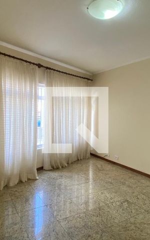 Casa para alugar com 156m², 3 quartos e 2 vagas Casa para alugar com 156m², 3 quartos e 2 vagasSala