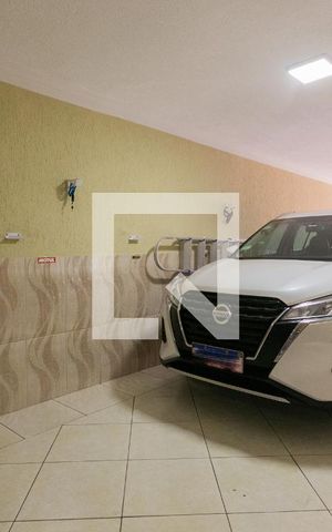 Casa para alugar com 180m², 3 quartos e 5 vagas Casa para alugar com 180m², 3 quartos e 5 vagasGaragem