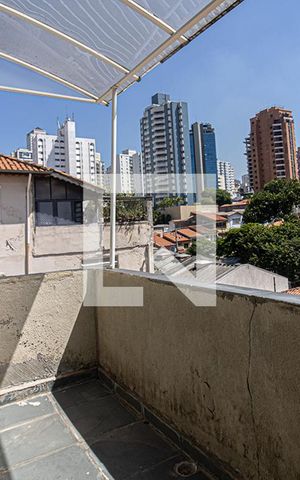 Casa à venda com 300m², 4 quartos e 8 vagas Casa à venda com 300m², 4 quartos e 8 vagassacada da suíte1
